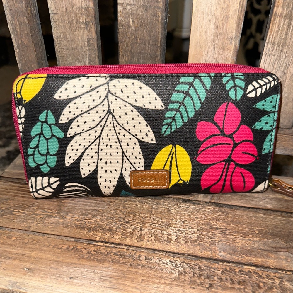 Fossil wallet